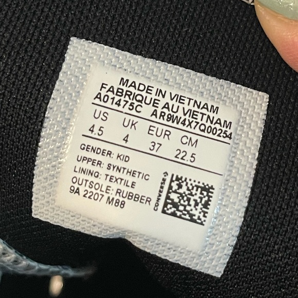 Converse High Tops NWOT - Picture 5 of 7